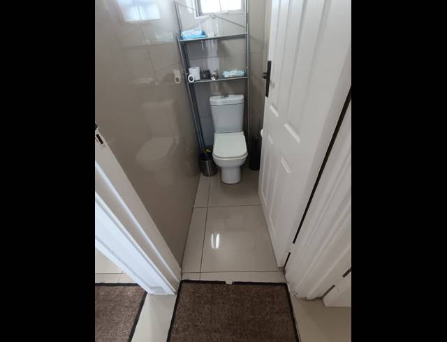 2.5 BEDROOM FLAT TO LET IN ESSENWOOD
